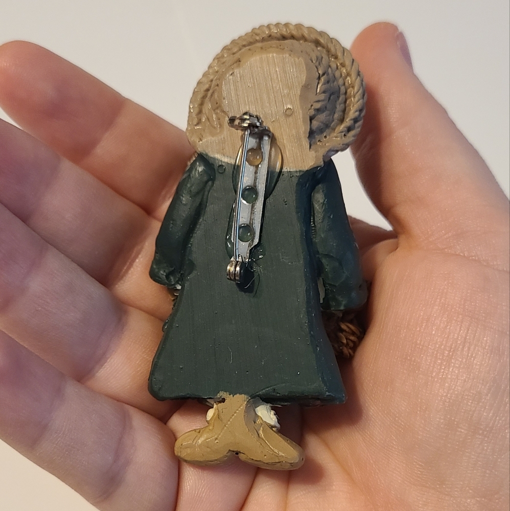 Doll Raggedy Ann Pin - Picture 3 of 3
